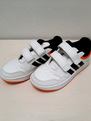 Adidas маратонки употребявани, номер 27, бели и сини