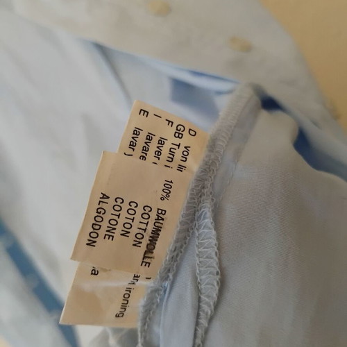 Sleeveless shirt like new 100% cotton with designs