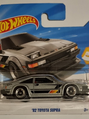 Hot Wheels 82’ Toyota Supra καινούργιο