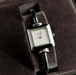 Gucci wristwatch new women's silver with box
