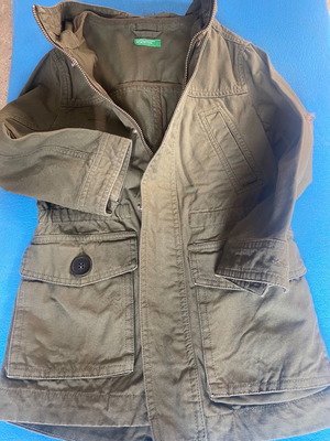 Benetton khaki unisex jacket for 4-5 years new