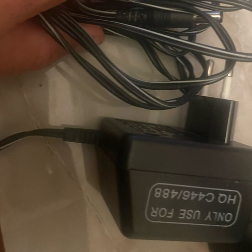 Philips HQ 446 charger like new, compatible with 5 mm devices