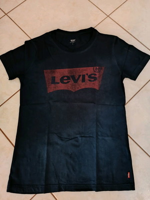 Levi's T-shirt