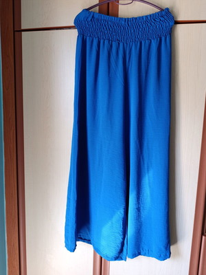 Women's pants one size blue with minor defect