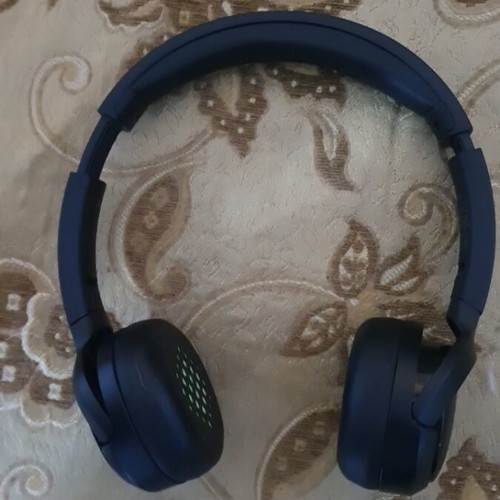 Edifier WH500 Bluetooth headphones like new with noise cancellation and type C charging