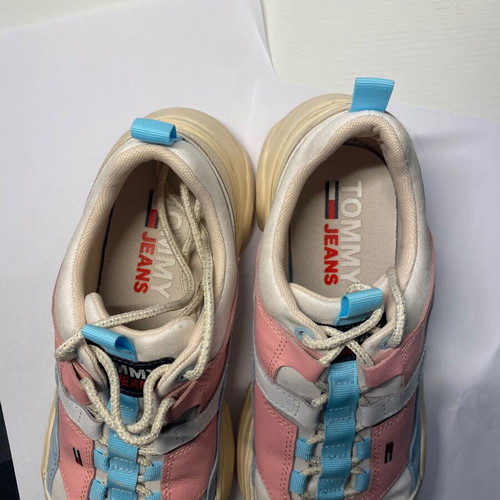 Tommy Hilfiger sneakers used, size 40, white multicolor
