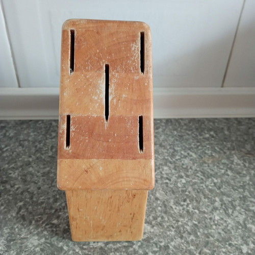 Wooden knife block used, fully functional