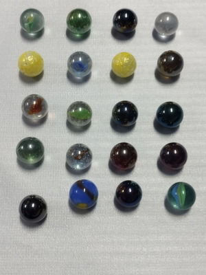 Set of 20 marbles like new