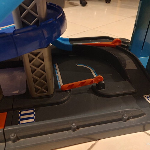 Early Learning Centre (ELC) children's toy car garage