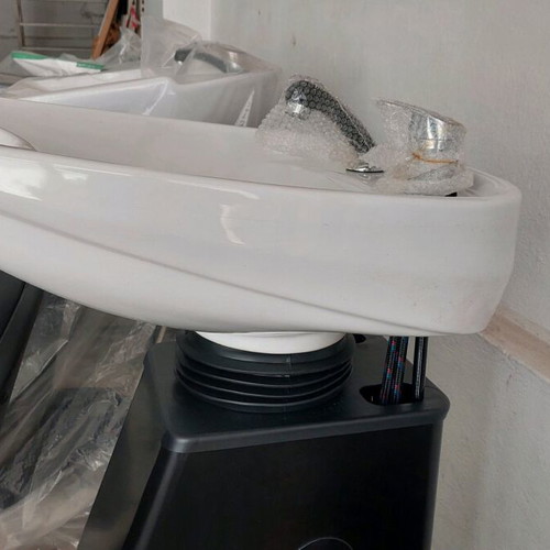 NEW PORCELAIN ITALIAN HAIRDRESSING BATH