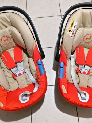 Cybex Aton M baby car seats (egg) like new, set of 2