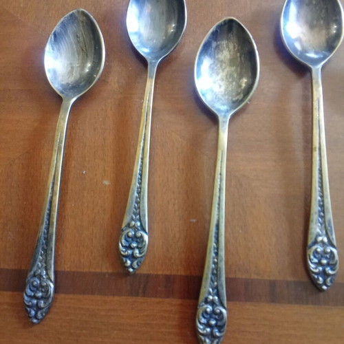 Silver teaspoons, set of six