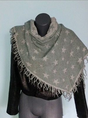 Triangular angora scarf used, double-sided in green
