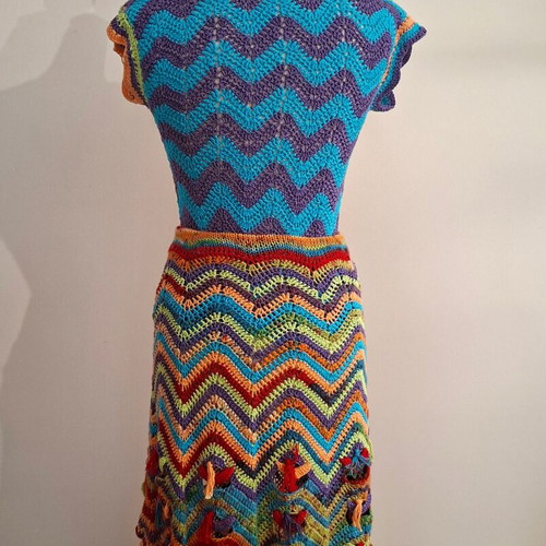 Handmade knitted set skirt - blouse new, colorful, S/M