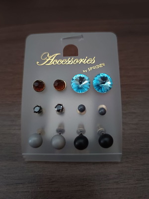 Earring set six pairs like new, various designs