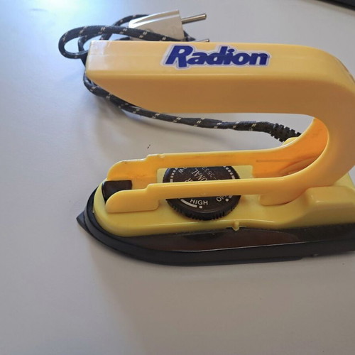 Mini travel iron used, excellent condition