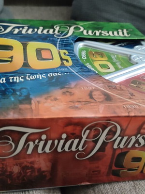 Trivial Pursuit 90s used, collectible edition with 1,800 questions