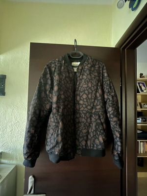 Μπουφάν Pull and Bear σαν καινούργιο, μέγεθος M, μαύρο και καφέ