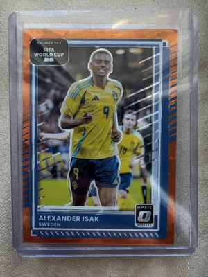 Alexander Isak 2025-26 Donruss Road to FIFA World Cup Orange Cracked Ice card