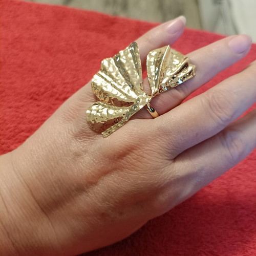 Women's statement ring gold color new, adjustable size