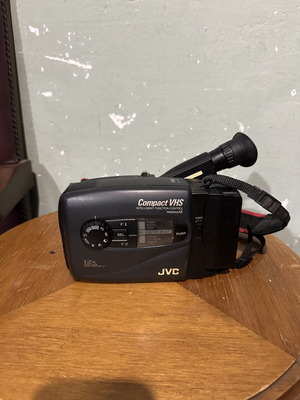 JVC GR-HF900 Compact VHS-C βιντεοκάμερα με zoom 12x