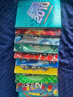 Guinness World Records books 2010-2019 used, set of 10, Greek language
