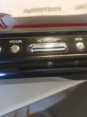 Digital alarm clock like new, tabletop