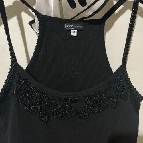 Rodo top embroidered black rib size M like new