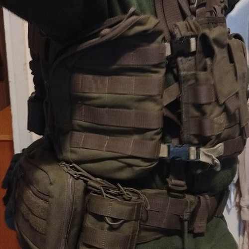 Tasmanian Tiger Chest Rig like new, full set Olive