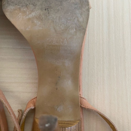 Zara vintage leather sandals size 39 beige like new