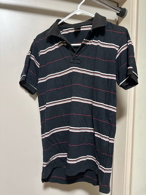 Polo μπλουζάκι μέγεθος S, μαύρο με ξεθωριασμένο γιακά