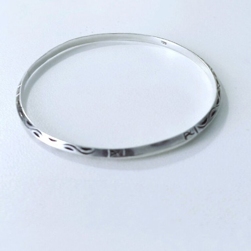 Silver solid 9.25 bracelet like new
