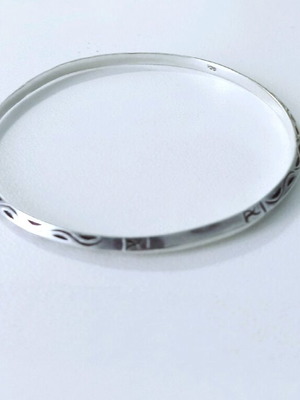 Silver solid 9.25 bracelet like new