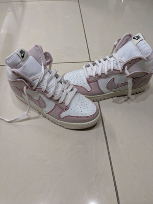Nike Dunk High 1985 Barely Rose αθλητικά σαν καινούργια, νούμερο 42
