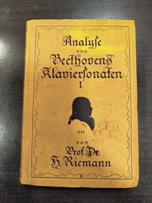«Analyse von Beethovens Klaviersonaten» I του Hugo Riemann, γερμανικό βιβλίο