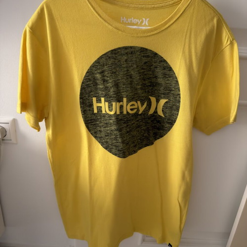 Hurley T-shirt medium used, yellow