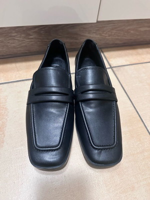 Mango women's black moccasins like new, size 39