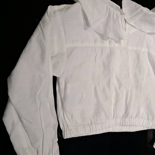 Zara white dressy top 9 years like new