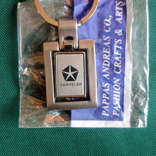 Vintage Chrysler spinning keychain, New Old Stock, heavy metal 37g