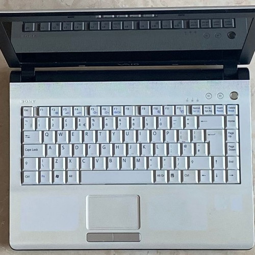 Sony Vaio VGN-FJ3S 14.1" Laptop used, Pentium M, 2GB RAM, 80GB HDD, Windows 7