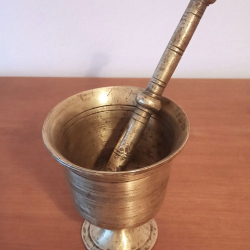 Vintage 1960 brass mortar like new