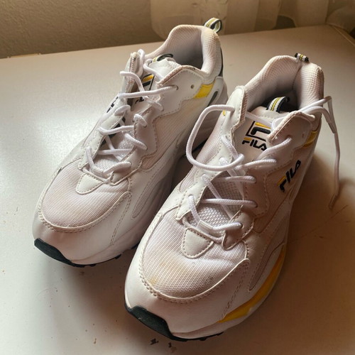 Fila athletic shoes like new, white with stains size 41.5
