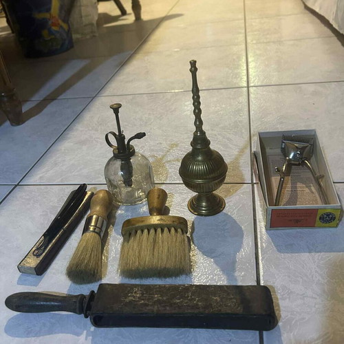 Barber items used, vintage set of 7 pieces with Solinger razor