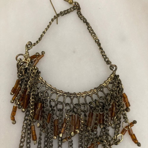 Dangling earrings like new with brown beads