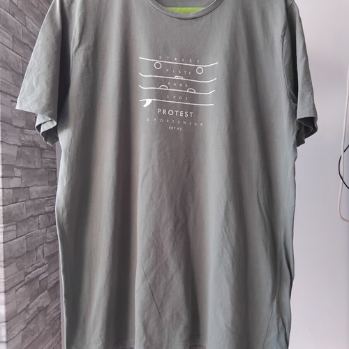 T-shirt Protest khaki color like new, size L