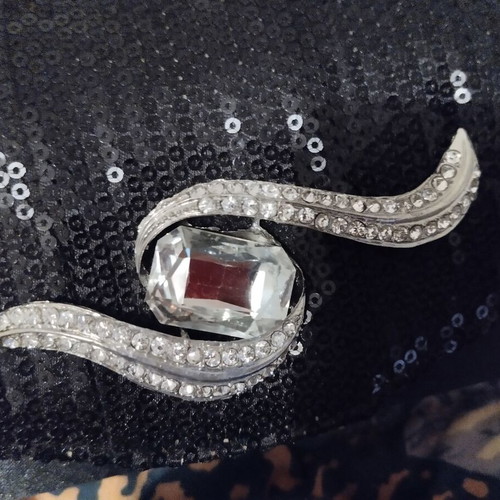 Vintage shoulder bag new black with chain