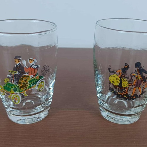 Vintage small glasses used, set of 2 with paintings