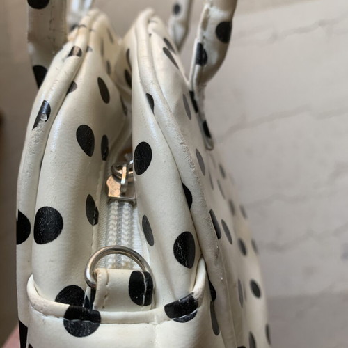 Neseser bag like new with shoulder strap, white