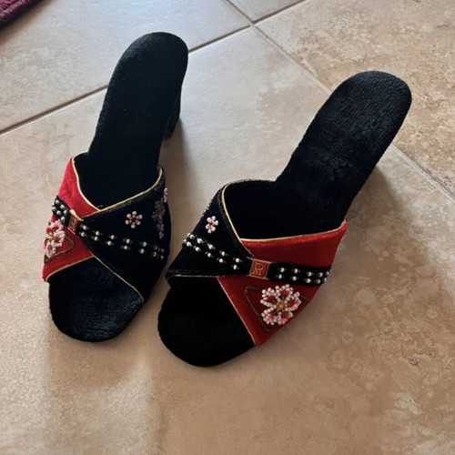 Vintage velour mules like new with beads, size 36