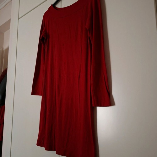 Dress used, red, size M, elastic fabric, three seasons